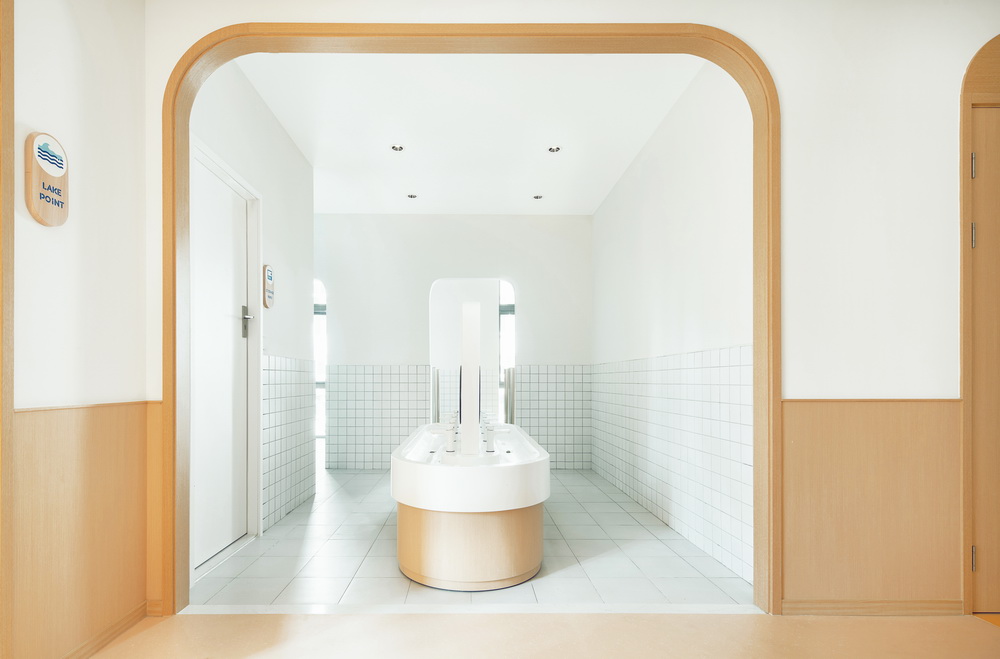 BIM建筑|极具分寸感的幼儿园空间：墨伊教育中心 / TOPOS DESIGN