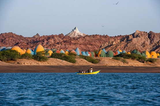 BIM建筑|扎夫工作室在霍尔木兹岛上创造圆顶文化度假地
