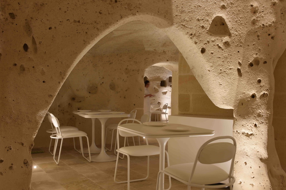 BIM建筑|Aquatio 洞穴酒店与水疗中心 / Simone Micheli