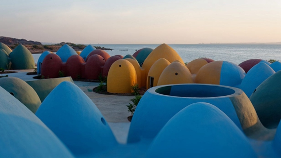 BIM建筑|扎夫工作室在霍尔木兹岛上创造圆顶文化度假地