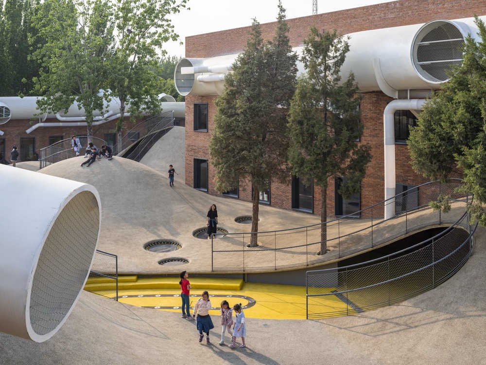 BIM建筑|山丘屋面和管道滑梯：The Playscape儿童成长中心/waa未觉建筑