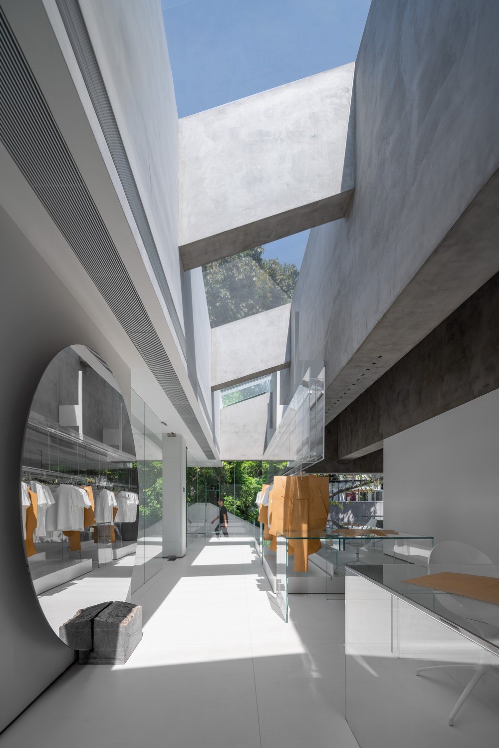 BIM建筑|白 · ZS Lab/东仓建设· 余霖