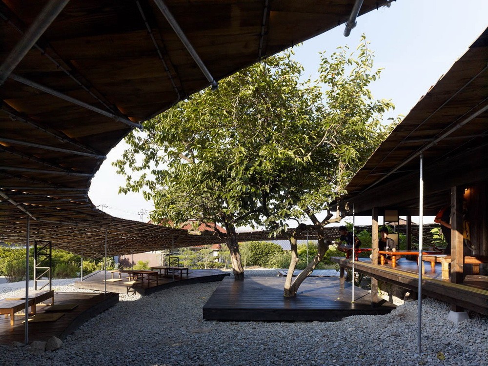 BIM建筑|用废弃的房子改造成的艺术餐厅 / Atelier Ryo Abe Works