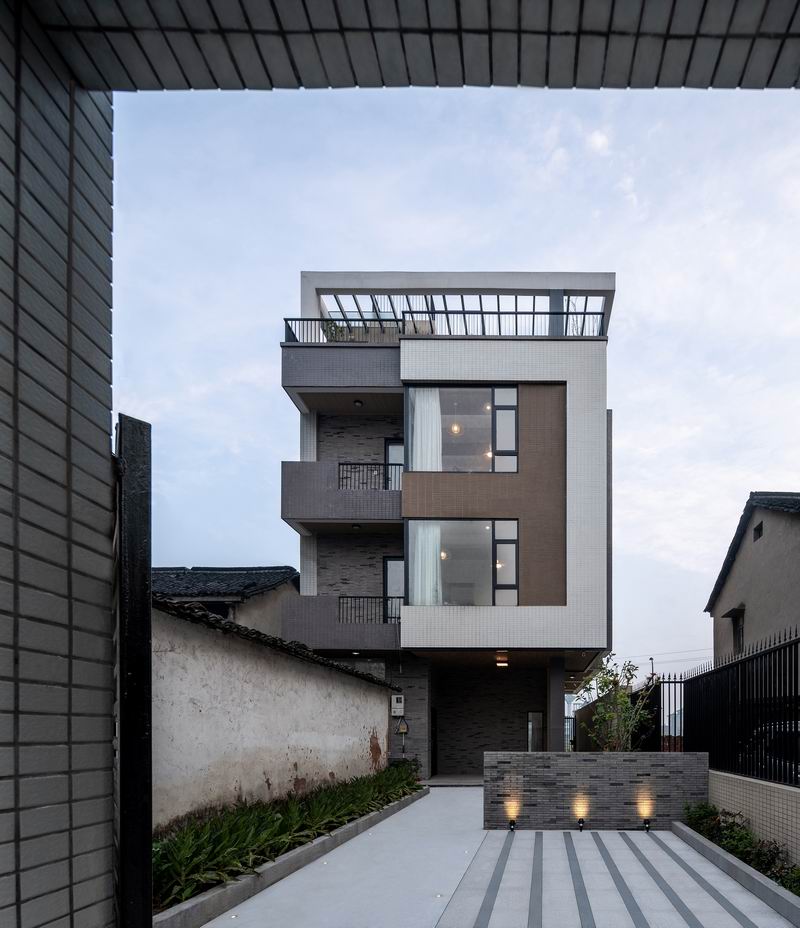 BIM建筑|登上福布斯的建筑师，用70w造出400平的“梯田之家” / 丰间建筑事务所