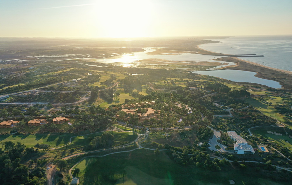 BIM建筑|普奖得主RCR Architectes的度假区方案