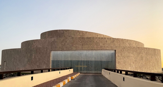 BIM建筑|法比奥·诺文布雷在阿布扎比建造新月形别墅