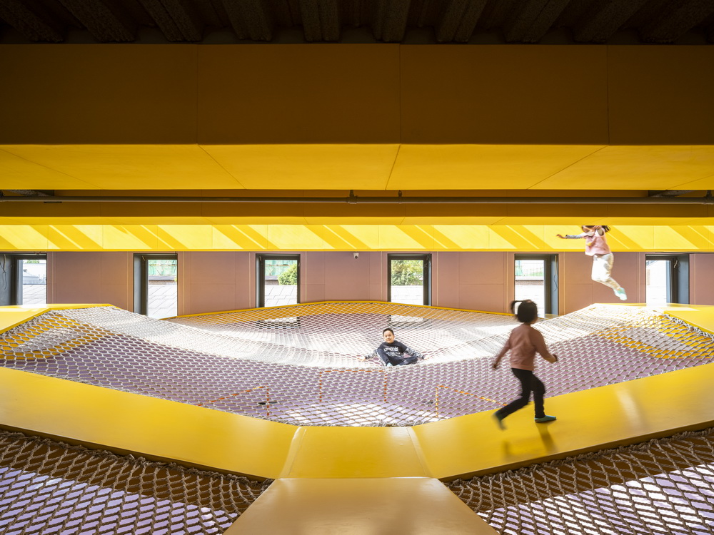 BIM建筑|山丘屋面和管道滑梯：The Playscape儿童成长中心/waa未觉建筑