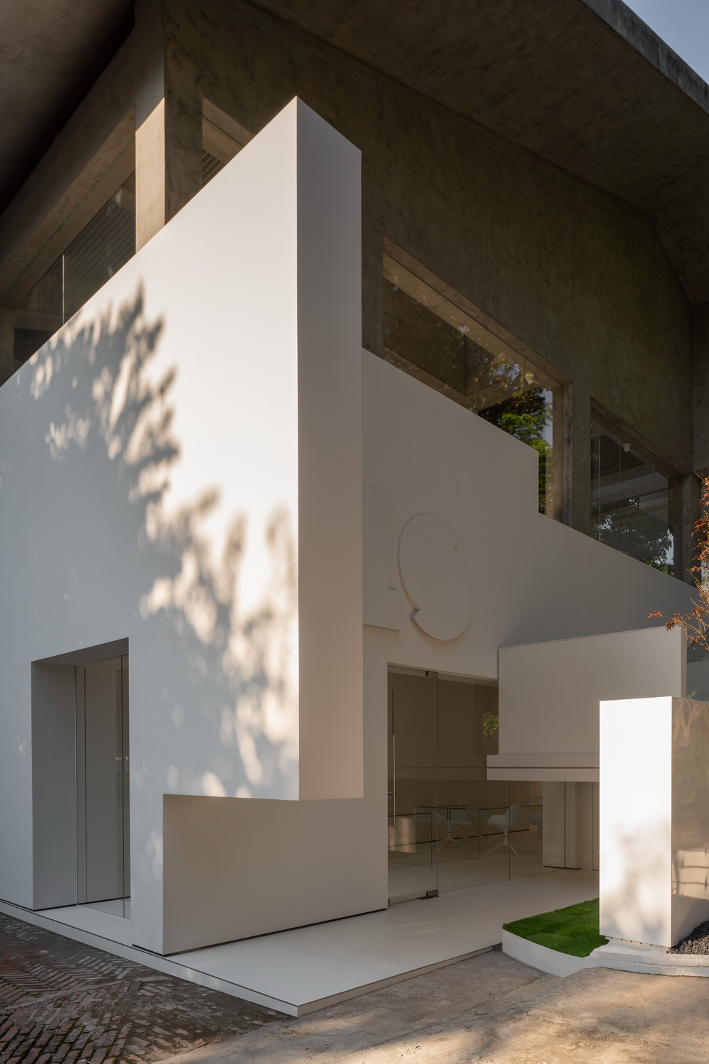 BIM建筑|白 · ZS Lab/东仓建设· 余霖