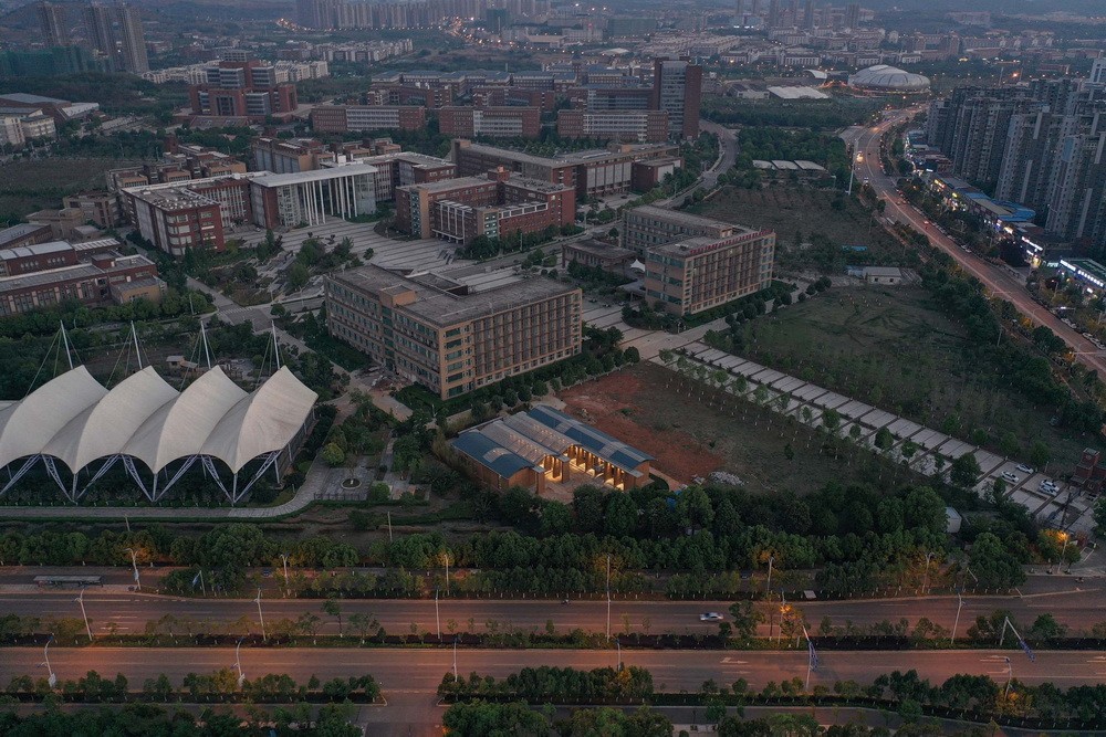 BIM建筑|生土工房（暨云南乡村振兴研究发展中心） / 一专一村