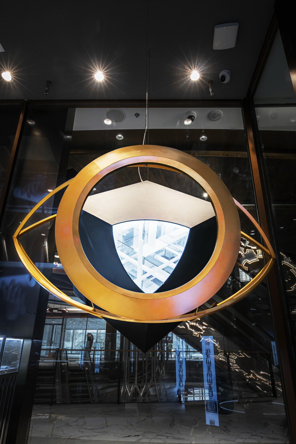 BIM建筑|重塑记忆瞬间 · 梵誓ONESWEAR武汉 K11 购物艺术中心店 / 平介设计