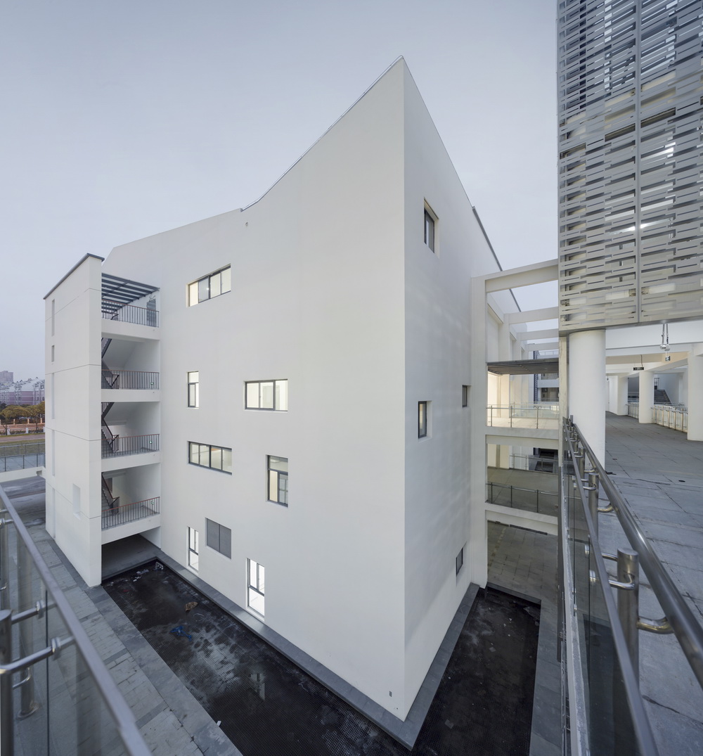 BIM建筑|重构“江南书院”：苏州高新区第四中学/中衡设计