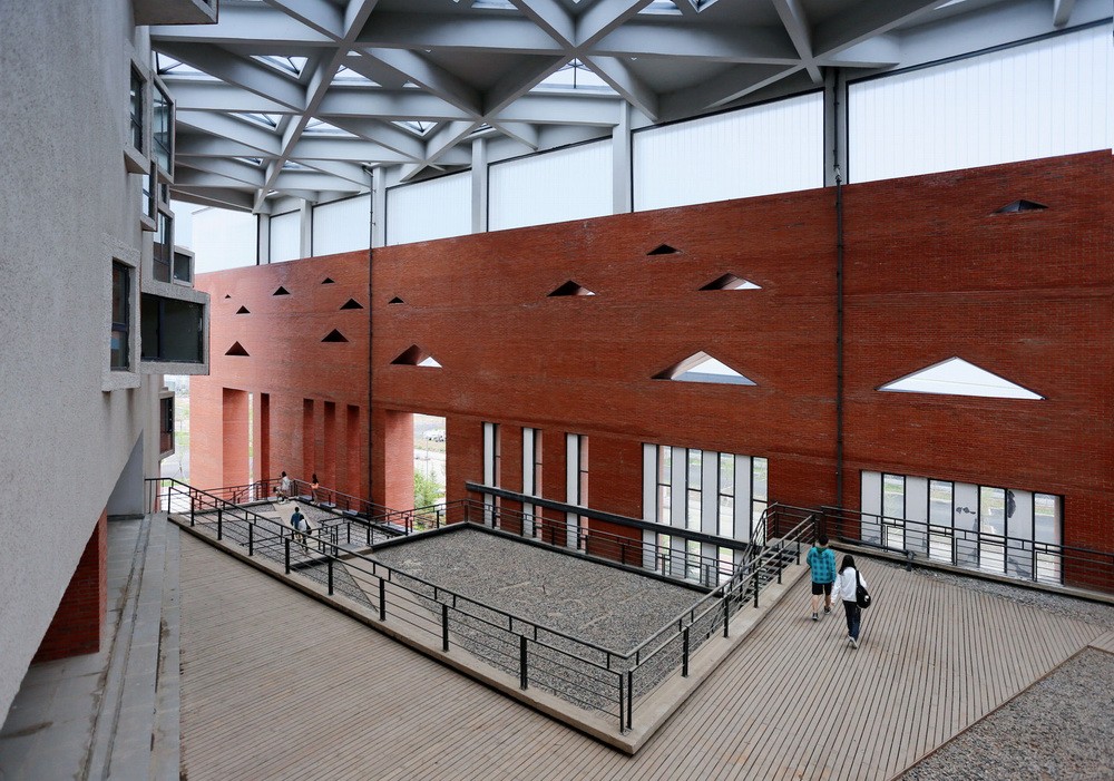 BIM建筑|东北大学文科2楼/THAD清华建筑设计院 庄惟敏