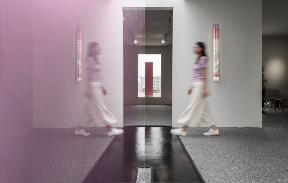 BIM建筑|将至上主义绘画转译成三维空间：层岩叠影展厅/朴居设计研究室