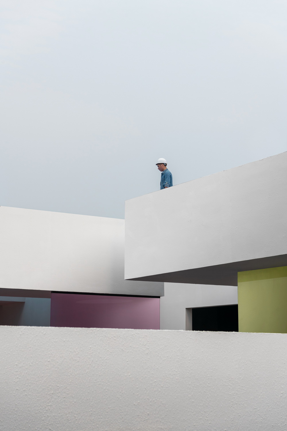 BIM建筑|将至上主义绘画转译成三维空间：层岩叠影展厅/朴居设计研究室