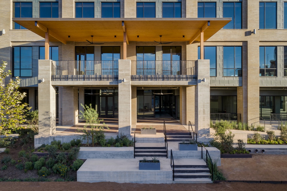 BIM建筑|德州首个大型木结构办公楼“The Soto”/ BOKA Powell