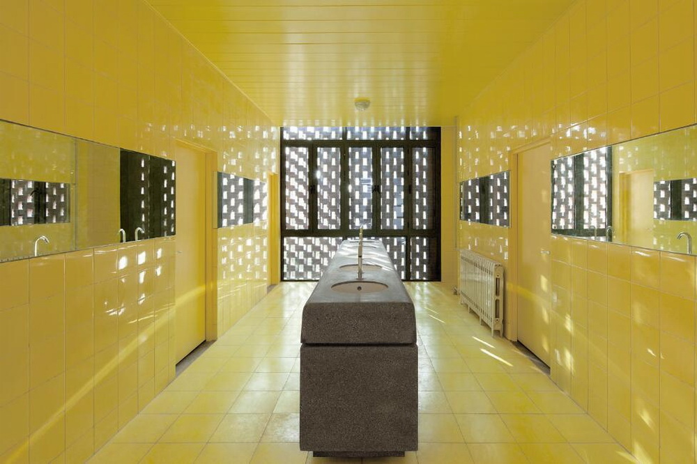 BIM建筑|清华大学南区食堂及就业指导中心 / 清华大学建筑学院素朴建筑工作室