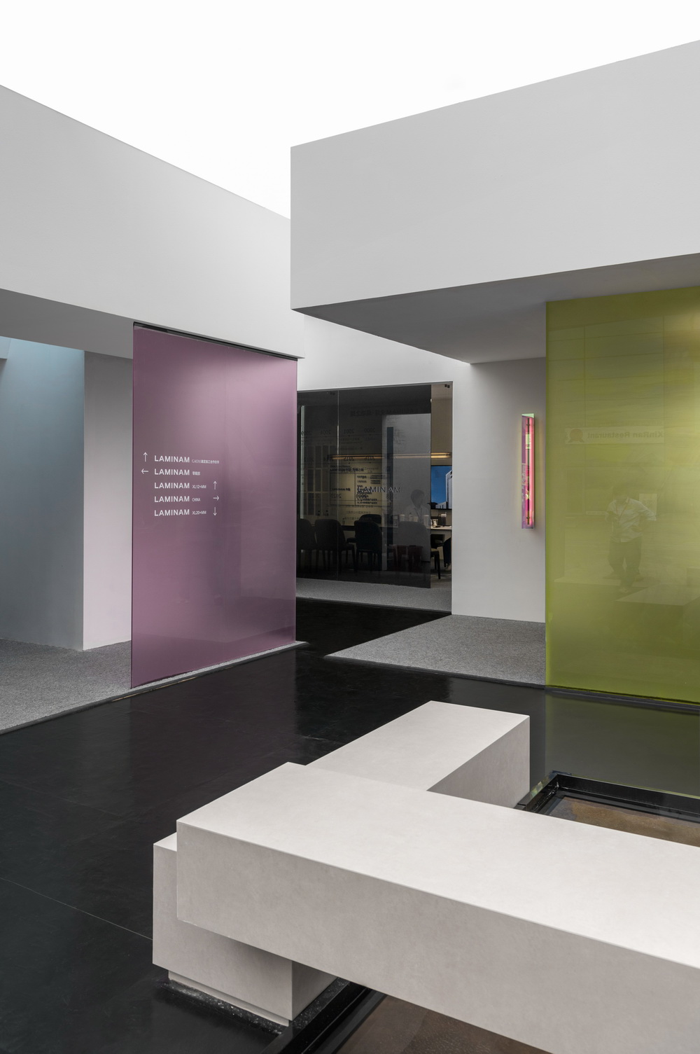 BIM建筑|将至上主义绘画转译成三维空间：层岩叠影展厅/朴居设计研究室