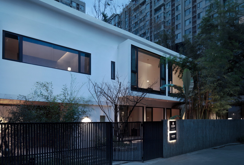 BIM建筑|在成都城中安放一片山林，是以不知春斋茶宿/ 时地建筑
