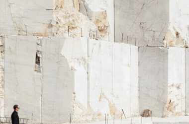 BIM建筑|将至上主义绘画转译成三维空间：层岩叠影展厅/朴居设计研究室-BIM建筑网