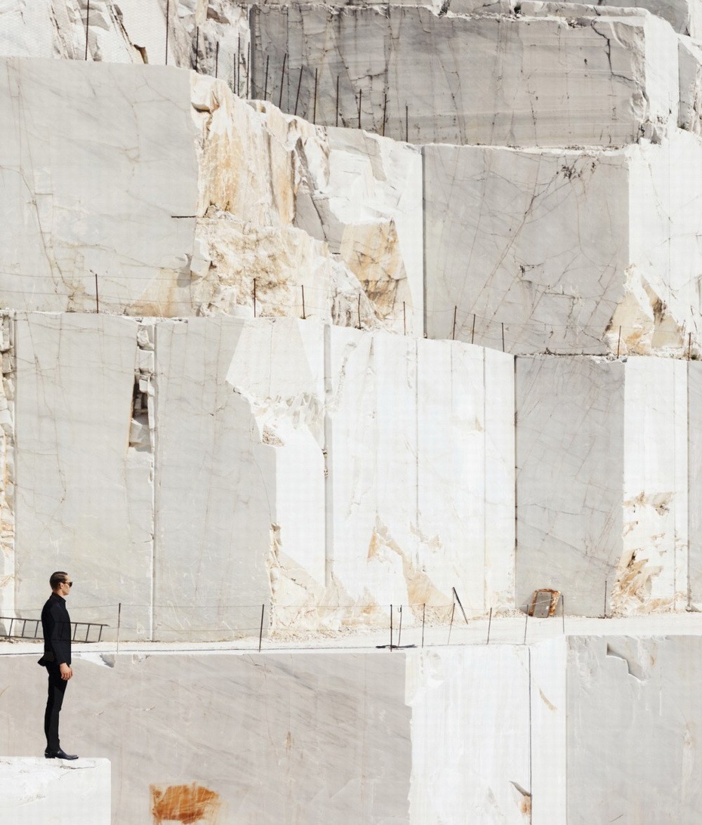 BIM建筑|将至上主义绘画转译成三维空间：层岩叠影展厅/朴居设计研究室