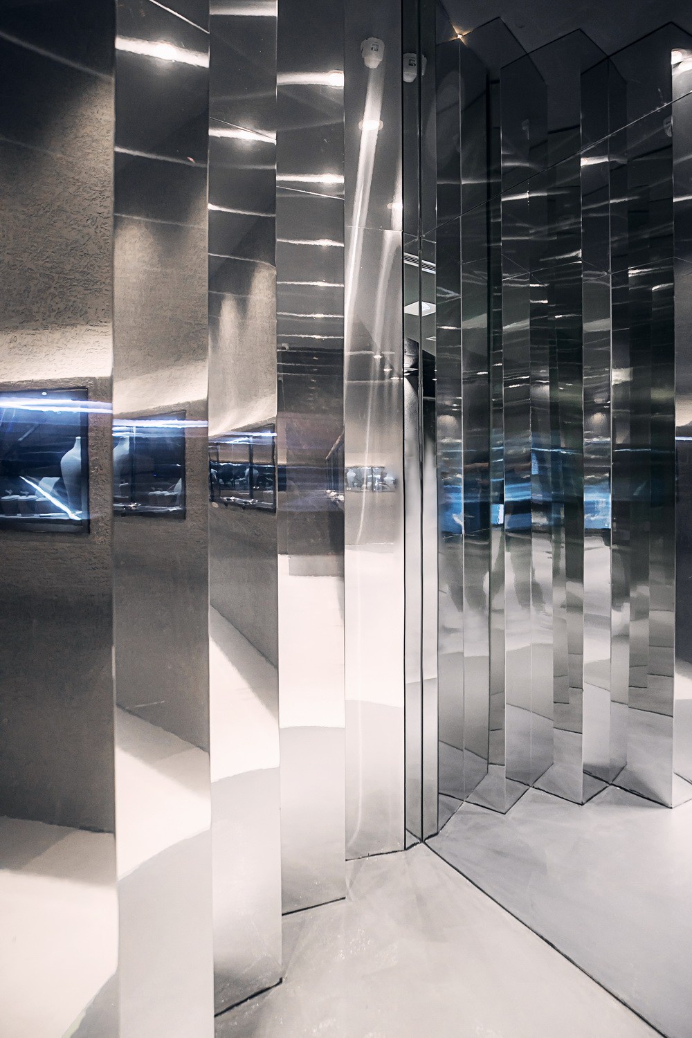 BIM建筑|重塑记忆瞬间 · 梵誓ONESWEAR武汉 K11 购物艺术中心店 / 平介设计