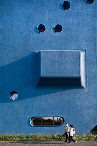 BIM建筑|开放建筑工作室设计“蓝鲸”图书馆