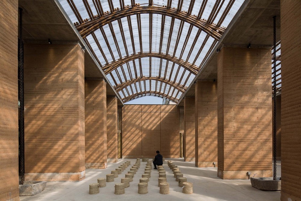 BIM建筑|生土工房（暨云南乡村振兴研究发展中心） / 一专一村