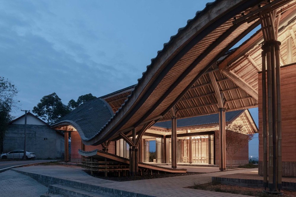 BIM建筑|成都金堂圆觉寺村村民中心 / 在行建筑