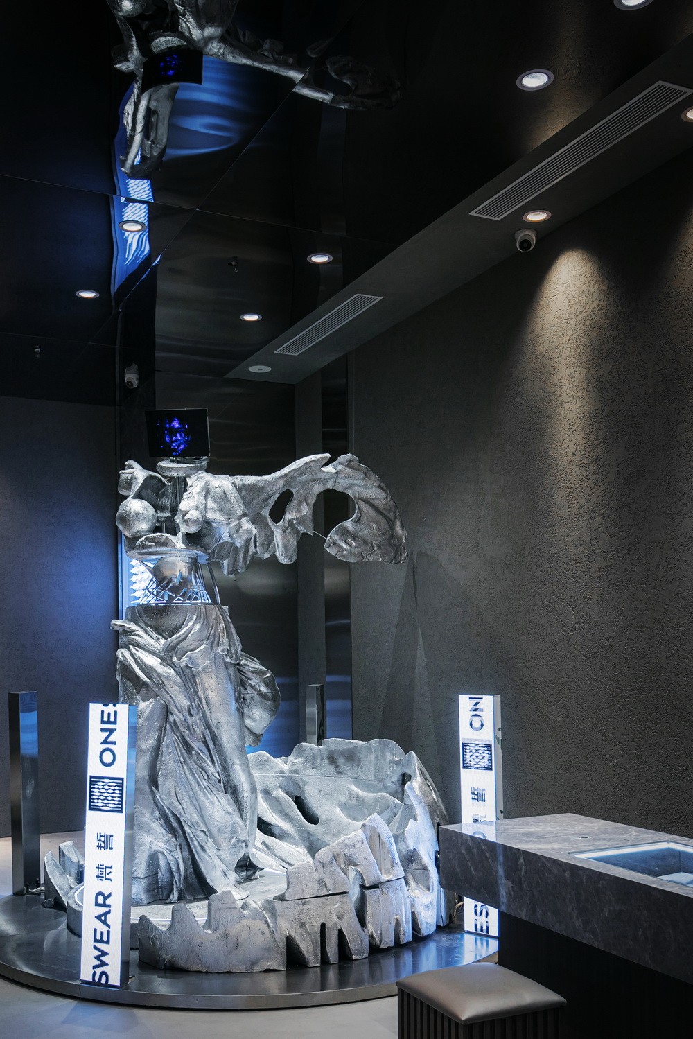 BIM建筑|重塑记忆瞬间 · 梵誓ONESWEAR武汉 K11 购物艺术中心店 / 平介设计