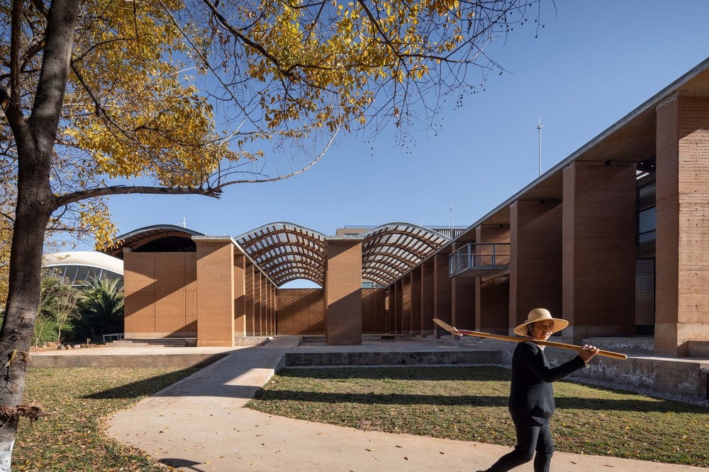 BIM建筑|生土工房（暨云南乡村振兴研究发展中心） / 一专一村