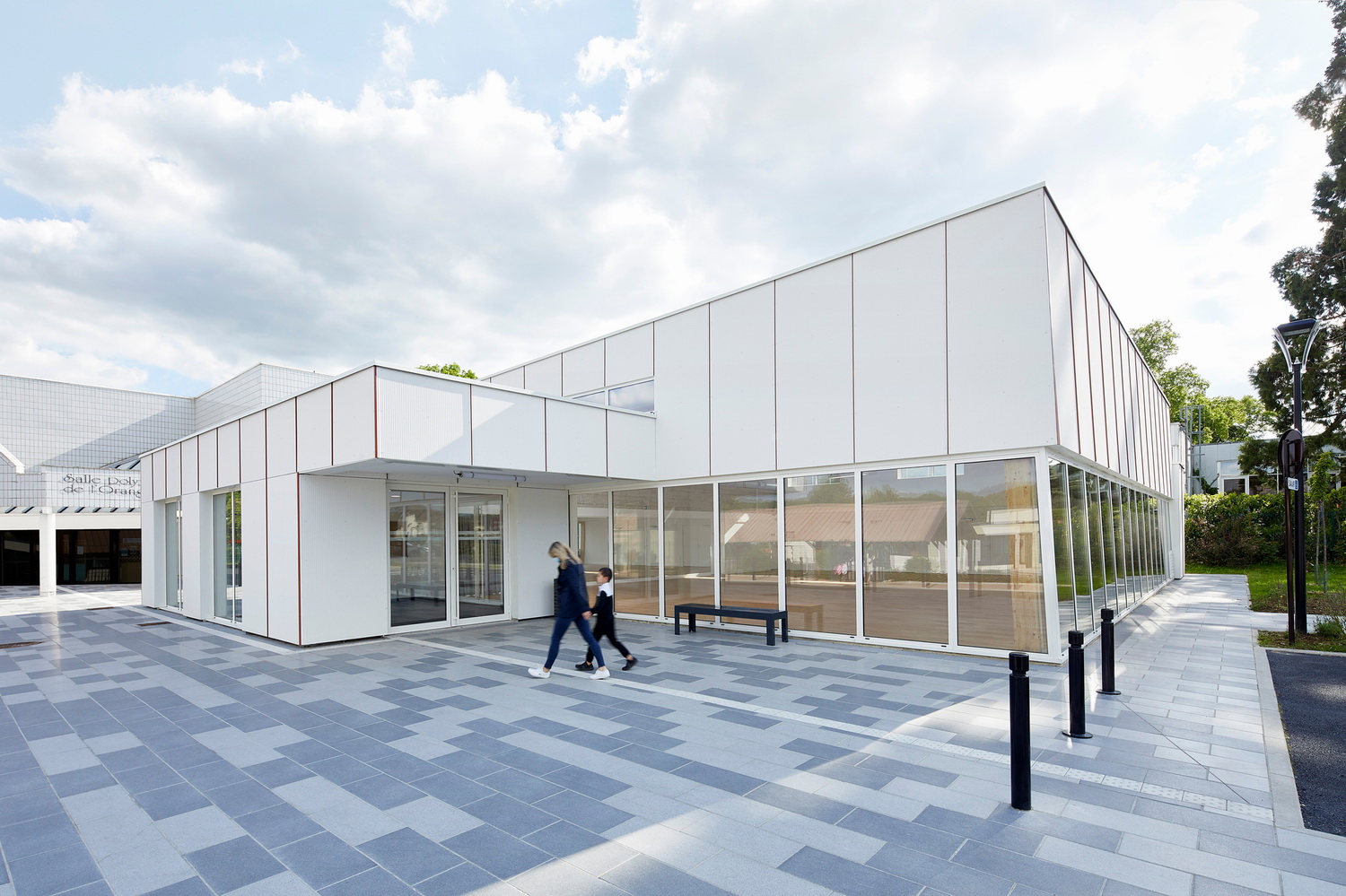 BIM建筑|法国第一座大麻混凝土砌块体育馆/Lemoal Lemoal Architectes