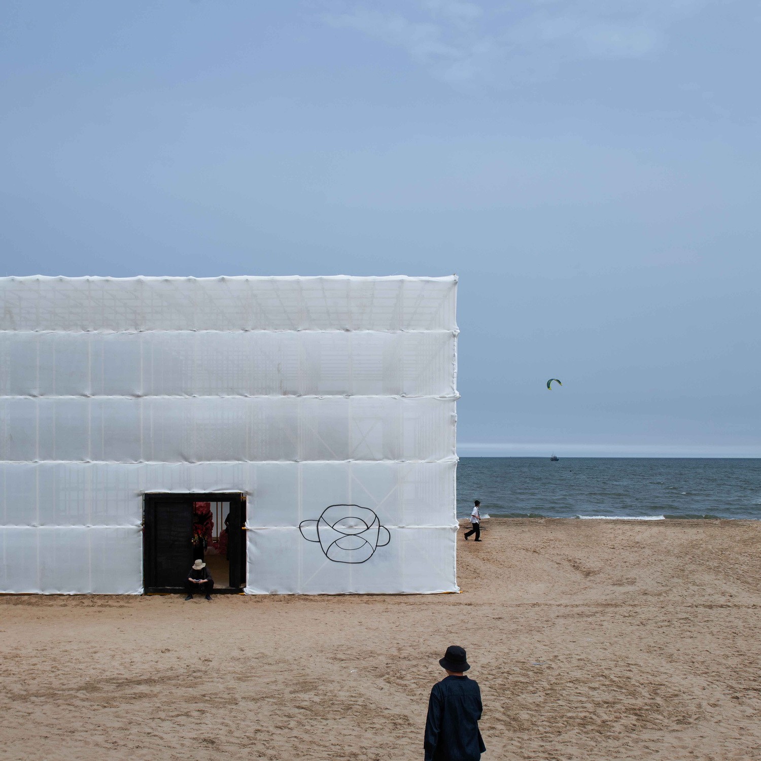 BIM建筑|晃神儿空间—阿那亚戏剧节“候鸟300”海滩临时美术馆/合木建筑工作室