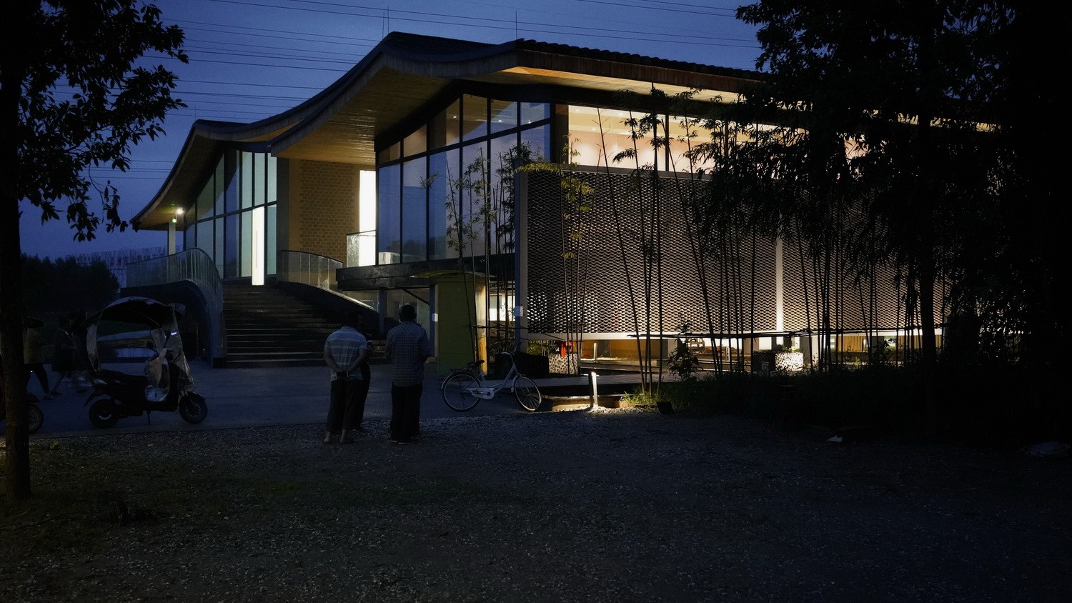 BIM建筑|最好的粮油在田间——耕田上的院子，村落中的乐园/小隐建筑事务所