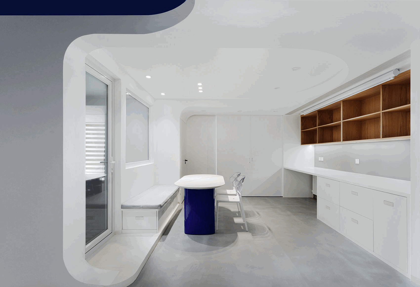 BIM建筑|「 蓝境 」克莱因蓝下的流线型音乐之家/戏构建筑设计工作室