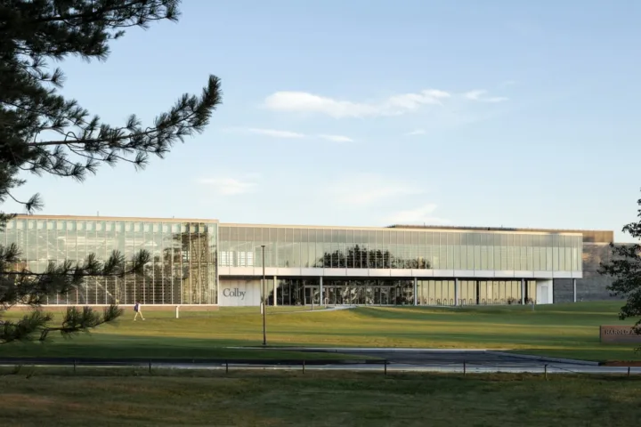 BIM建筑|白色方块-科尔比学院体育娱乐中心 Harold Alfond / Hopkins Architects + Sasaki