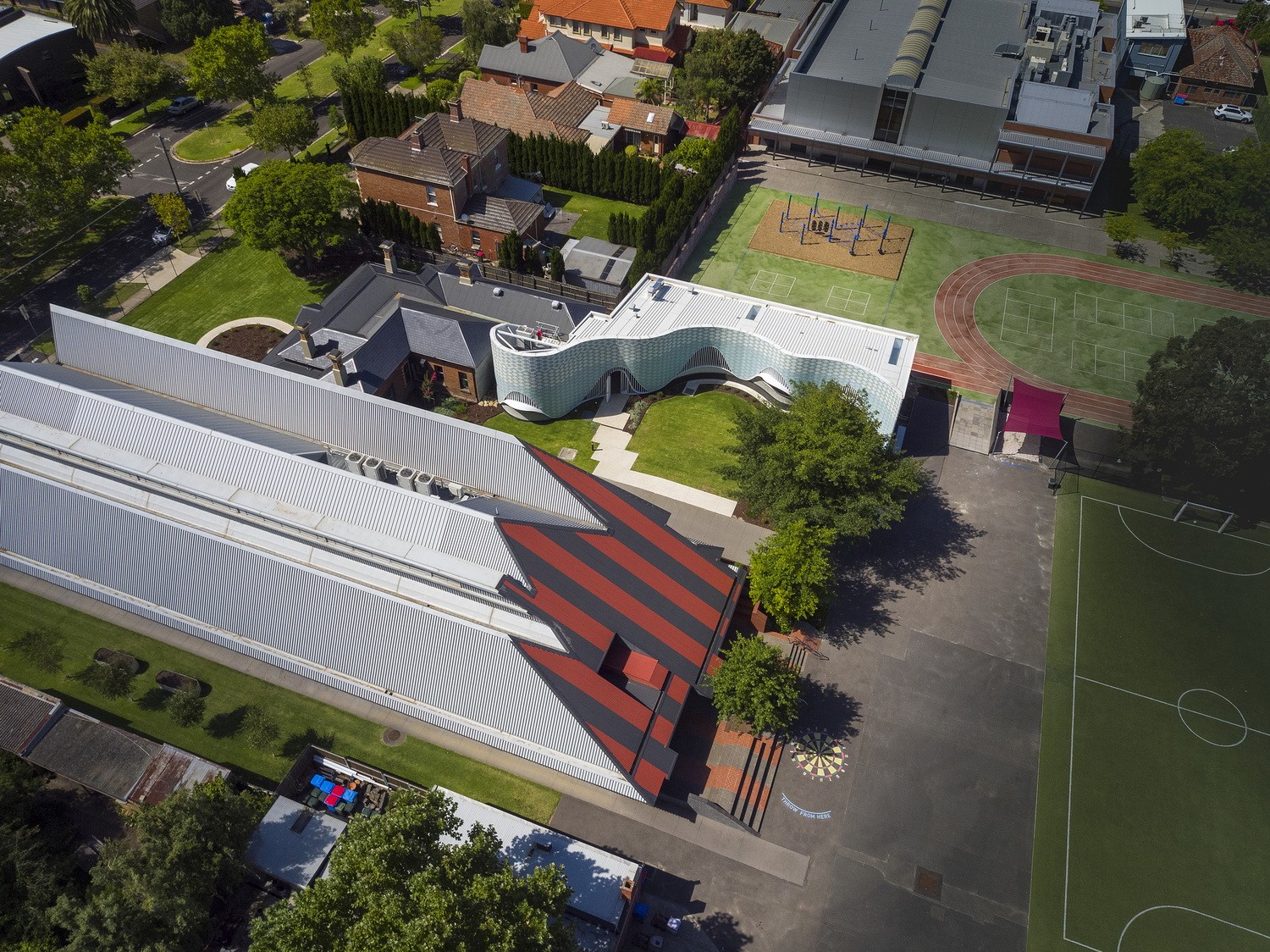 BIM建筑|PEGS文法学校音乐中心 / McBrideCharles Ryan