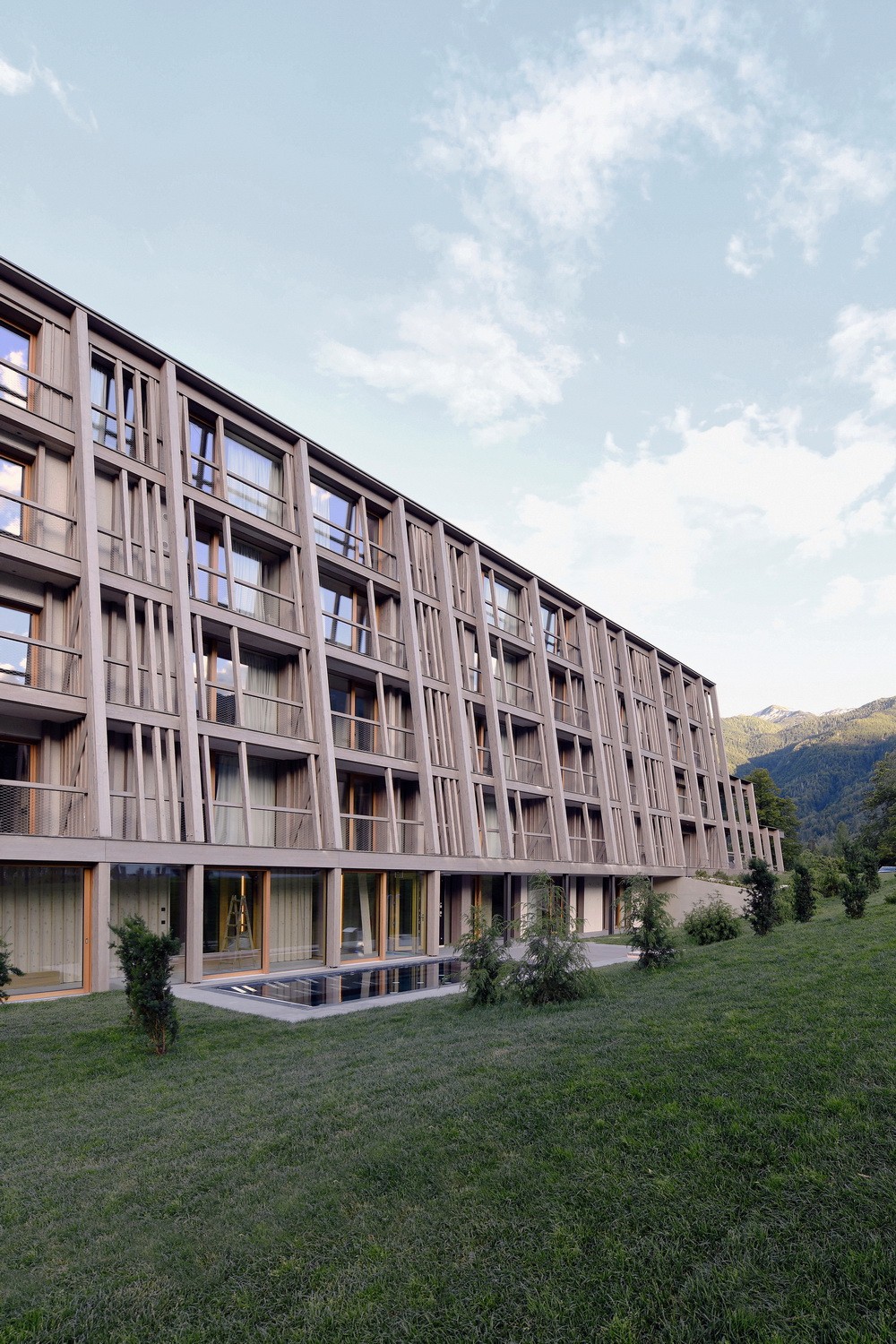 BIM建筑|Bohinj 酒店重建，文脉传承 / OFIS Architects