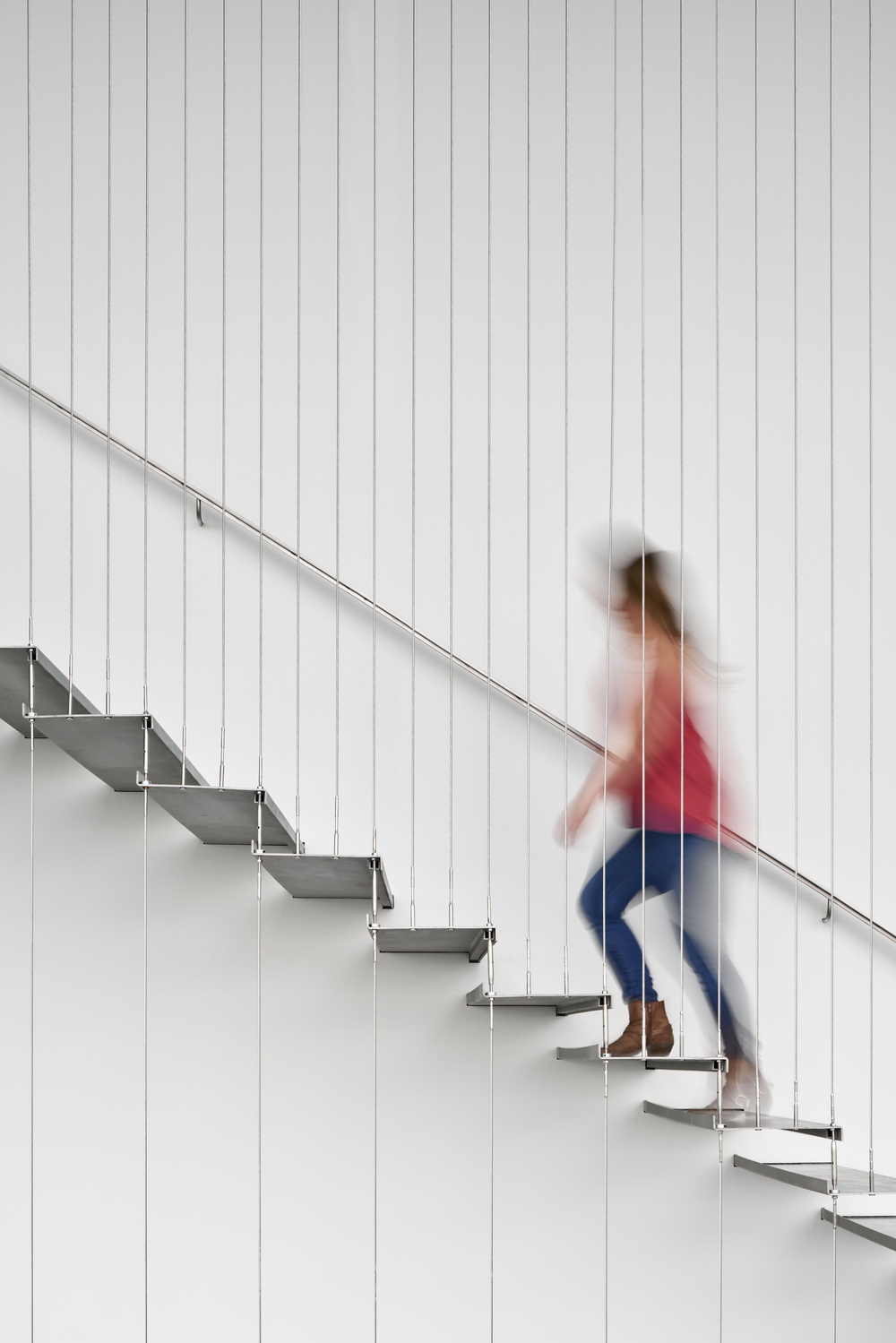 BIM建筑|Edge办公楼，太阳能板铺满立面 / Dub Architects