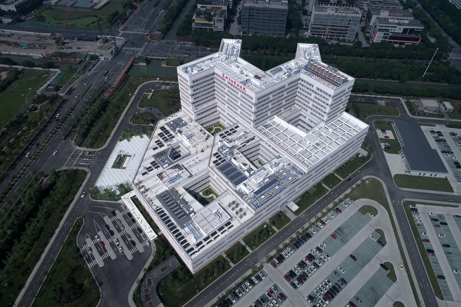 BIM建筑|瑞士瑞盟遇见苏州园林-苏州独墅湖医院/LEMANARC瑞士瑞盟设计