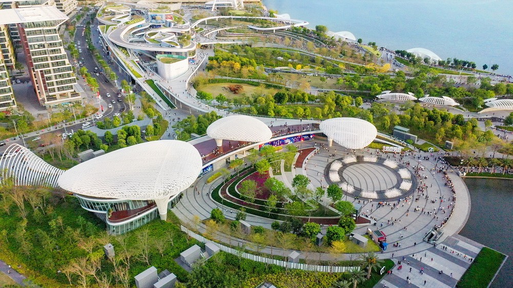 BIM建筑|点亮都市“明珠”：深圳宝安欢乐港湾东岸集群建筑设计 / Laguarda.Low Architects