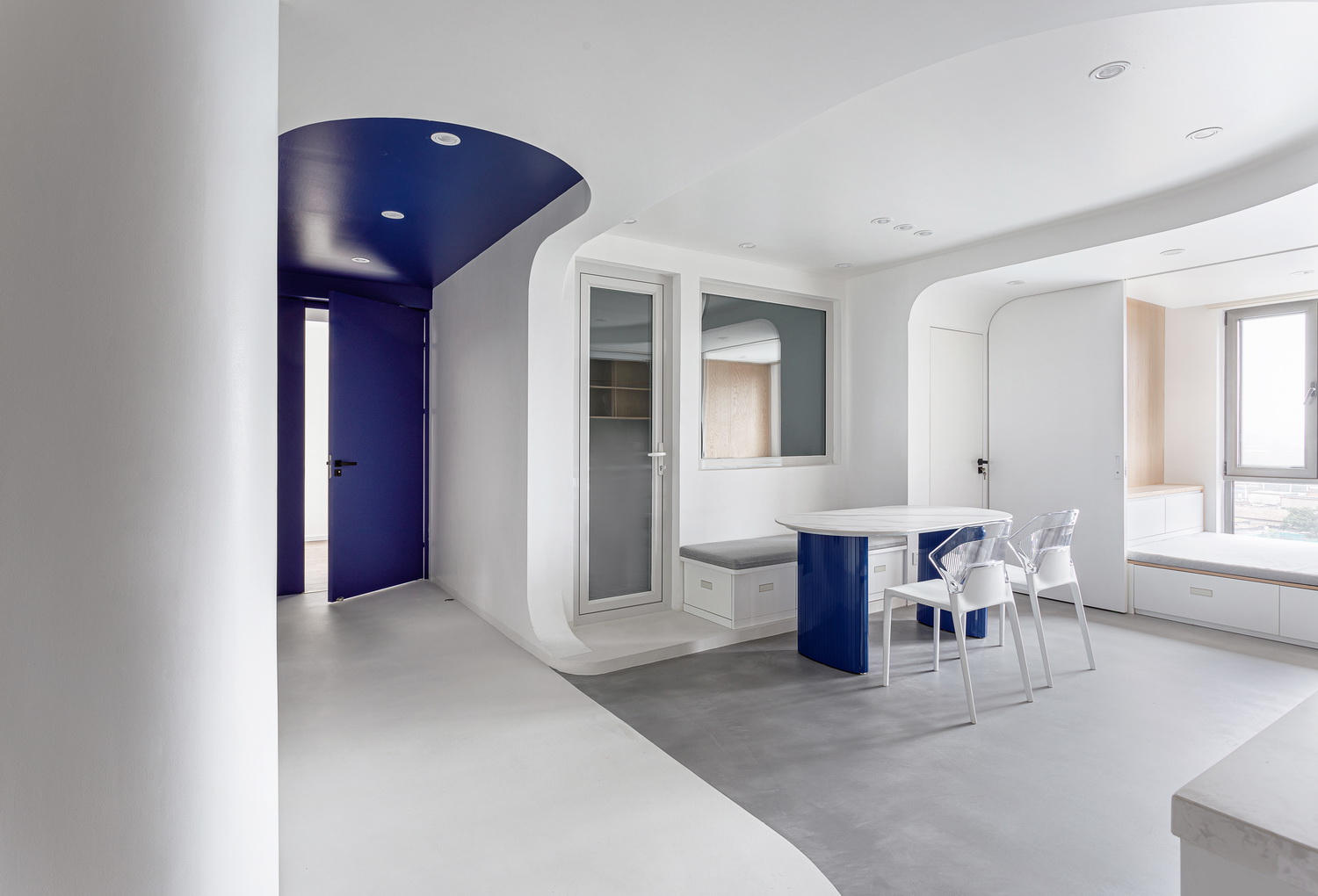 BIM建筑|「 蓝境 」克莱因蓝下的流线型音乐之家/戏构建筑设计工作室