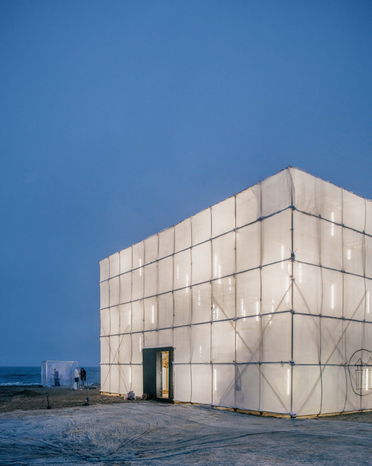 BIM建筑|晃神儿空间—阿那亚戏剧节“候鸟300”海滩临时美术馆/合木建筑工作室