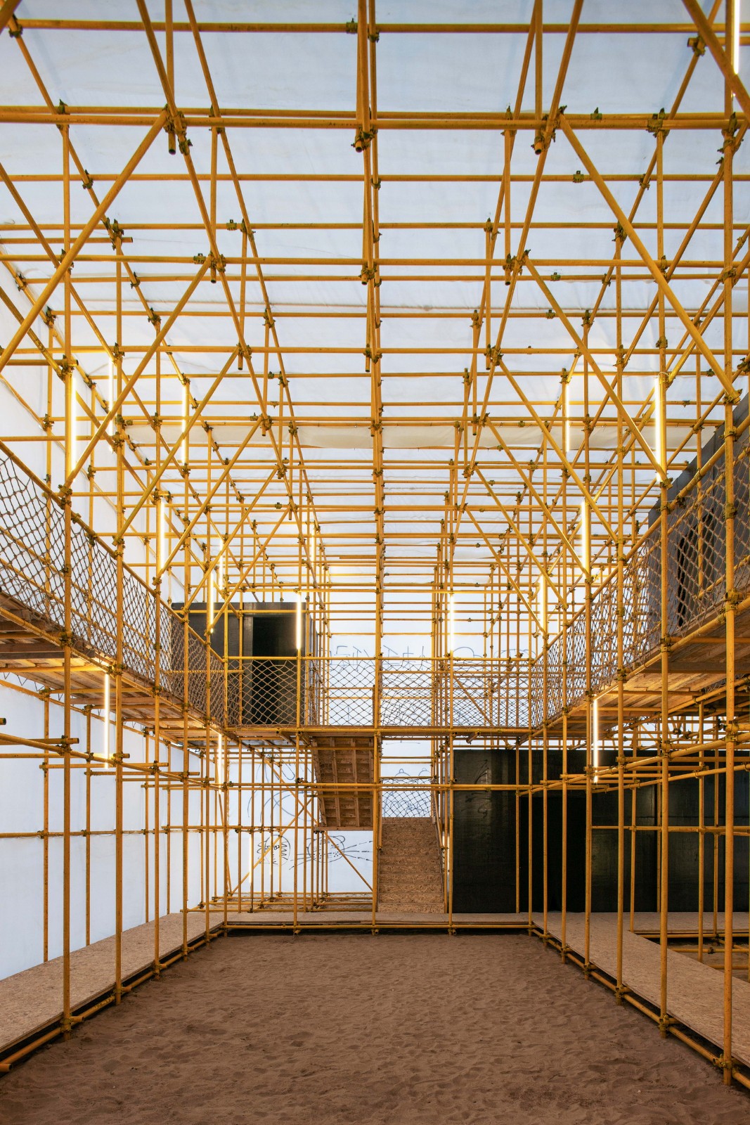 BIM建筑|晃神儿空间—阿那亚戏剧节“候鸟300”海滩临时美术馆/合木建筑工作室