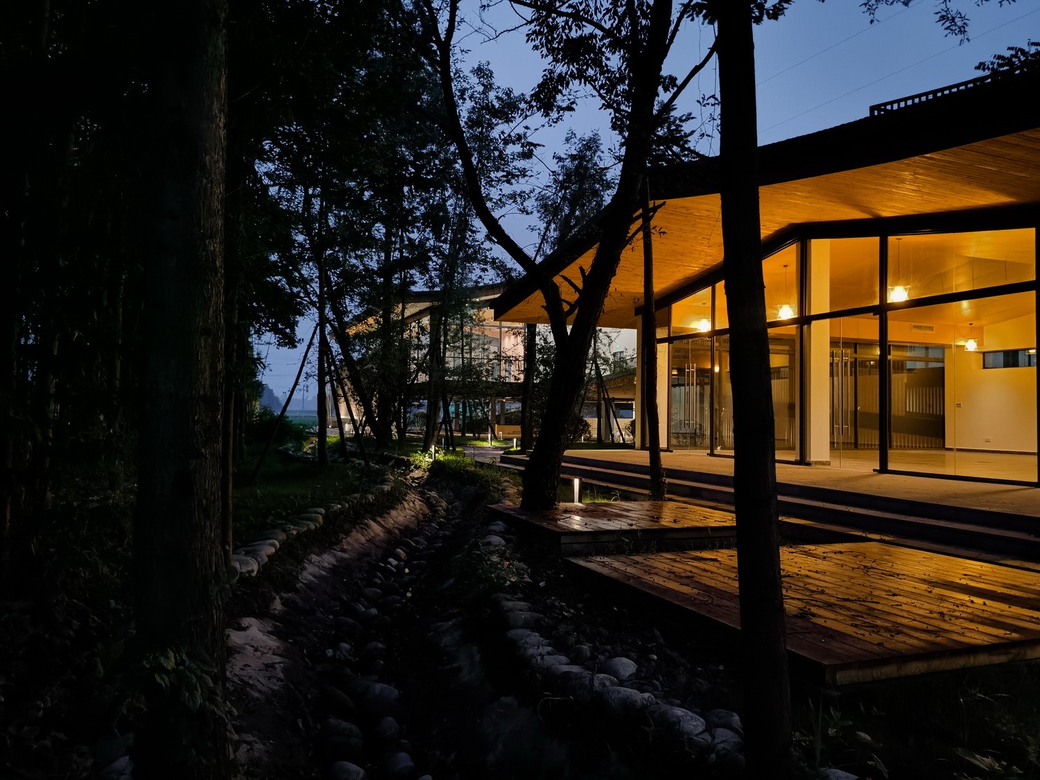 BIM建筑|最好的粮油在田间——耕田上的院子，村落中的乐园/小隐建筑事务所