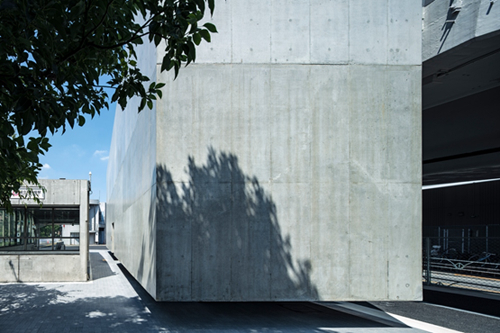 BIM建筑|“设想设计工作室”在东京创建“浮动”混凝土洗手间