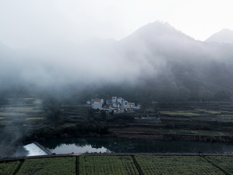 BIM建筑|山涧房 / 来建筑设计工作室