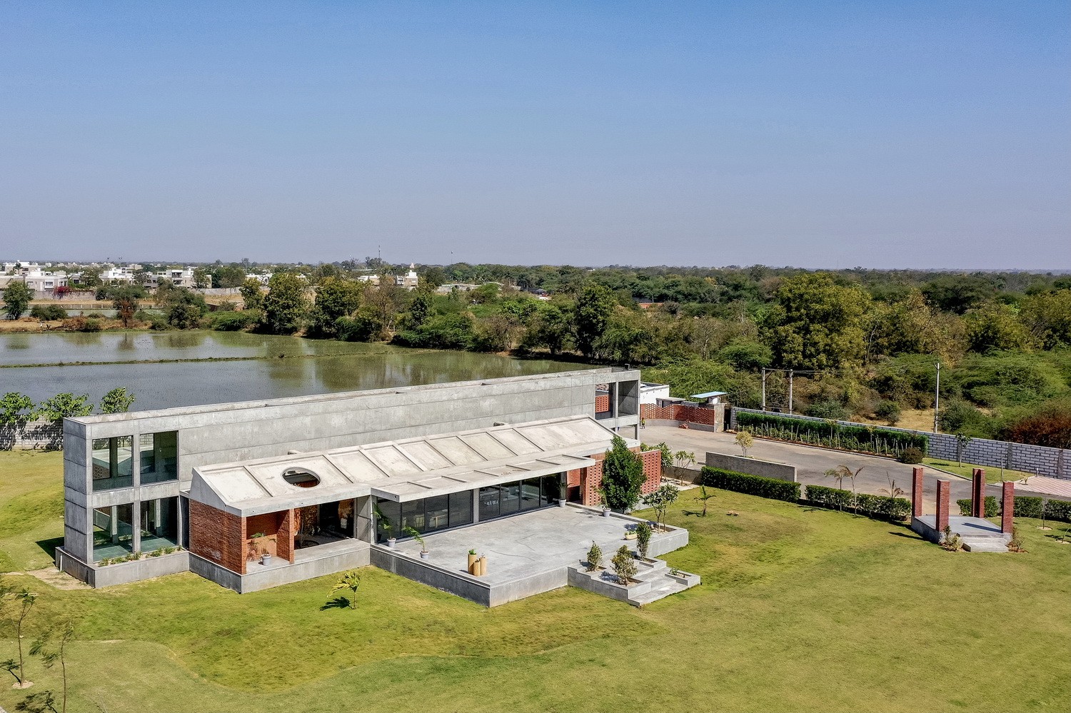 BIM建筑| 双湾之家 / MISA ARCHITECTS