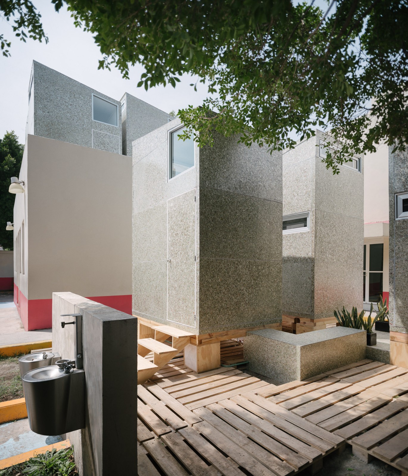 BIM建筑|模块舱体,医护人员临时空间 / Revolution