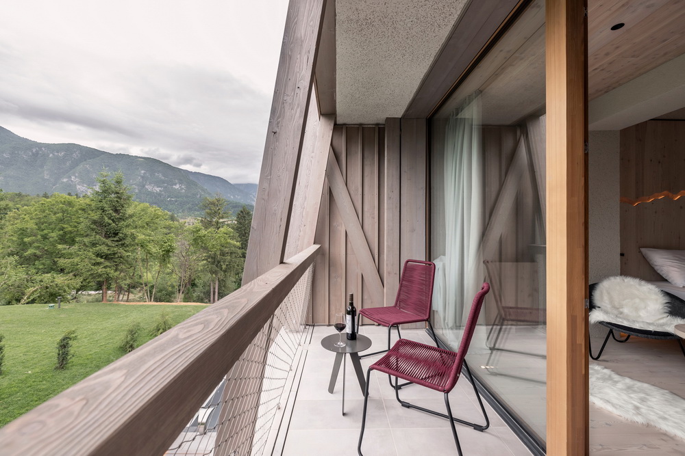 BIM建筑|Bohinj 酒店重建，文脉传承 / OFIS Architects