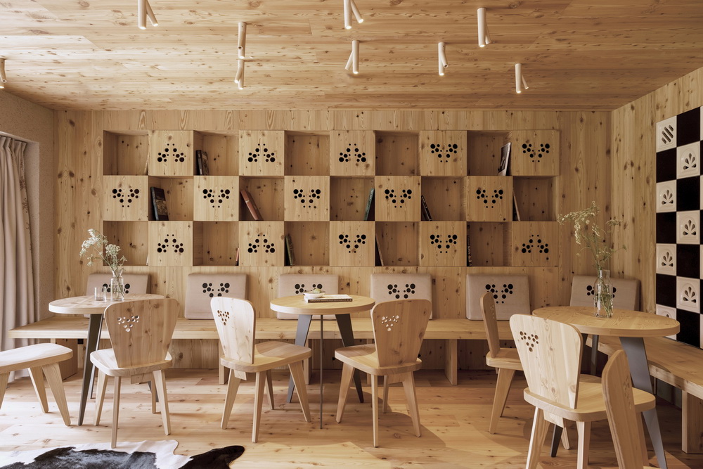 BIM建筑|Bohinj 酒店重建，文脉传承 / OFIS Architects